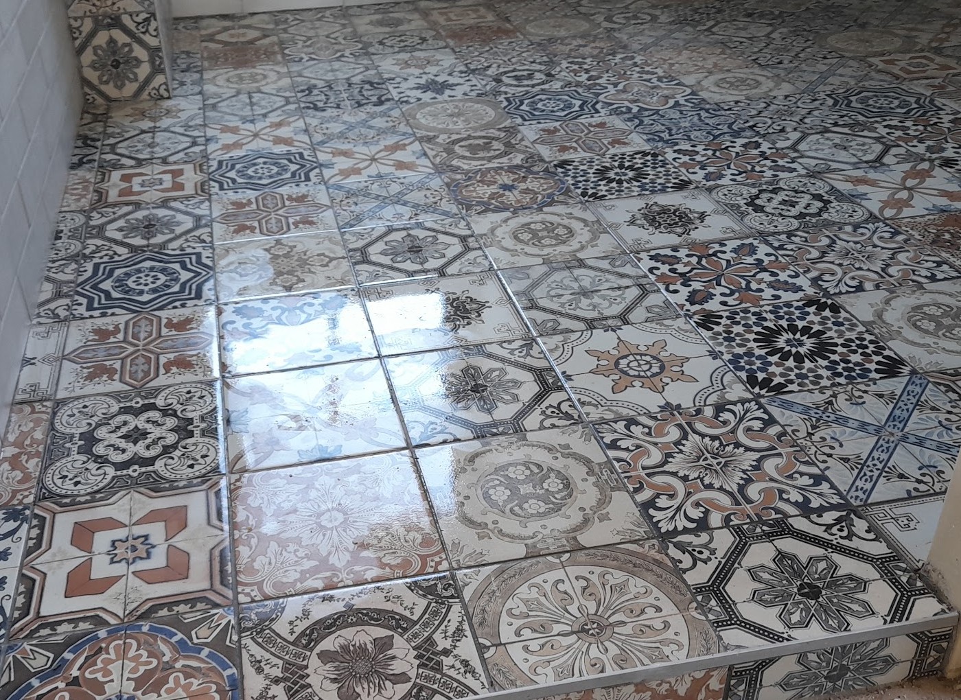 Patroontegelvloer in blauw en crème, Portugese stijl